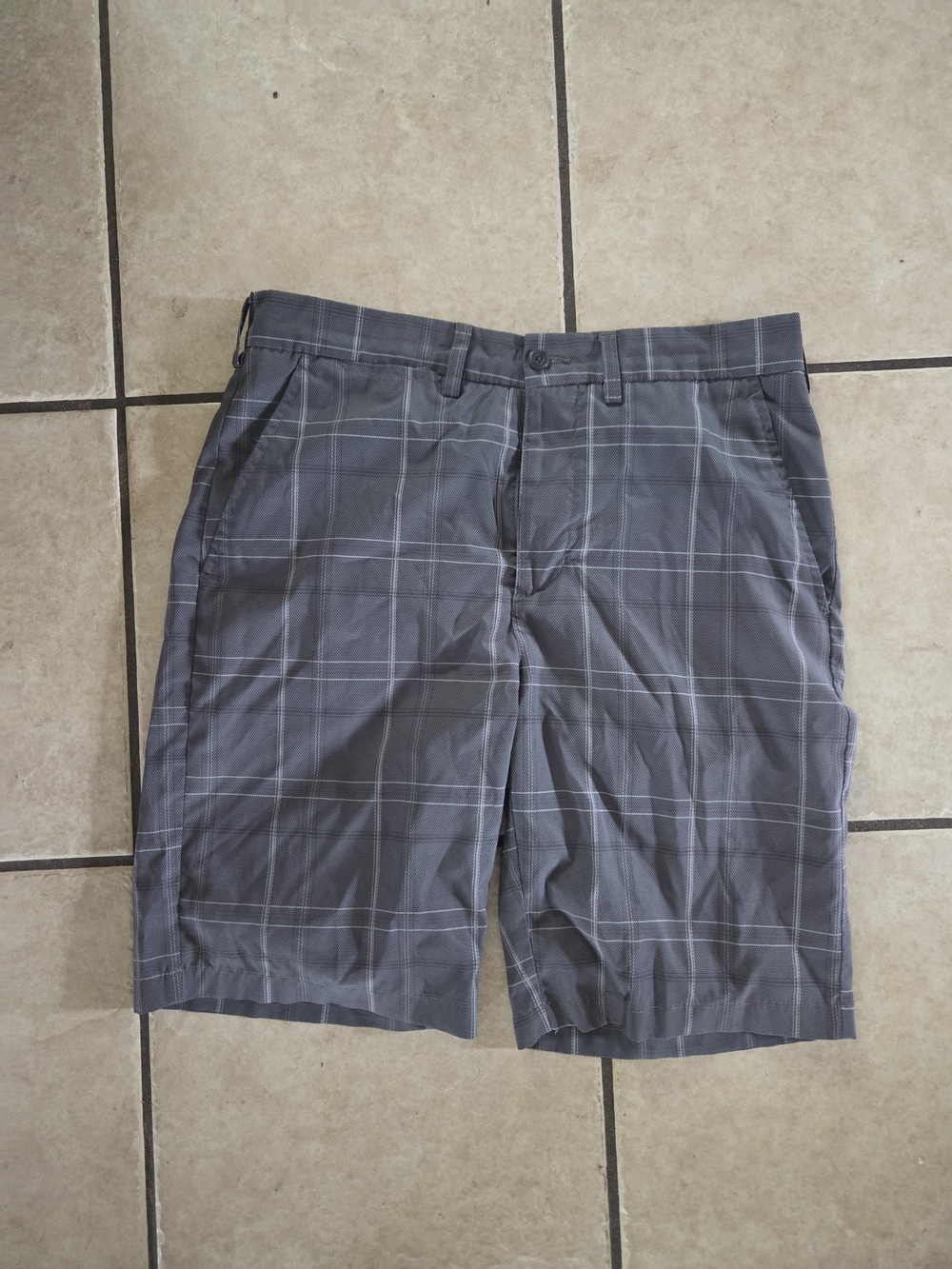 PGA Tour Men's Charcoal Gray Plaid Flat-Front Golf Shorts